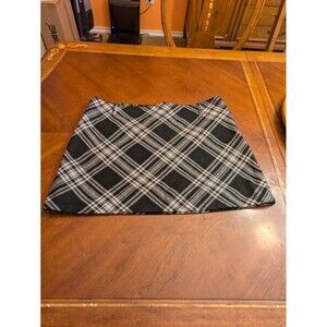 Old Navy Plaid Skirt Short Black/White Zip-Up Woman Size  16